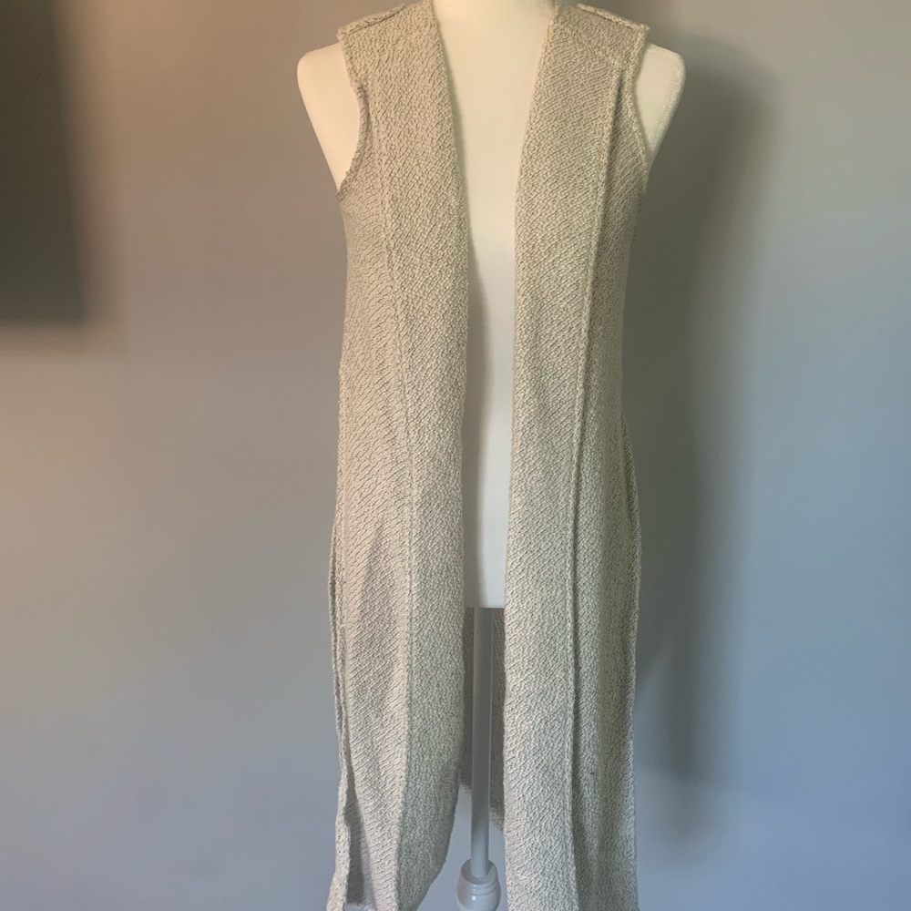 BCBGeneration Long knit vest with side slits